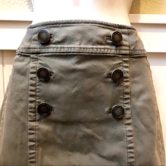 Like new Jones Wear Jeans khaki skirt. Sz 4 - Picture 2 of 5